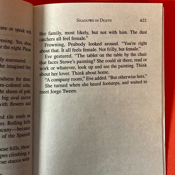 Golden In Death From Her In Death Series by J.D. Robb Softcover 421 Pages - Picture 4 of 16